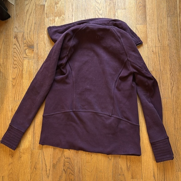 Lululemon plum colored women’s jacket size 6 - Picture 4 of 5